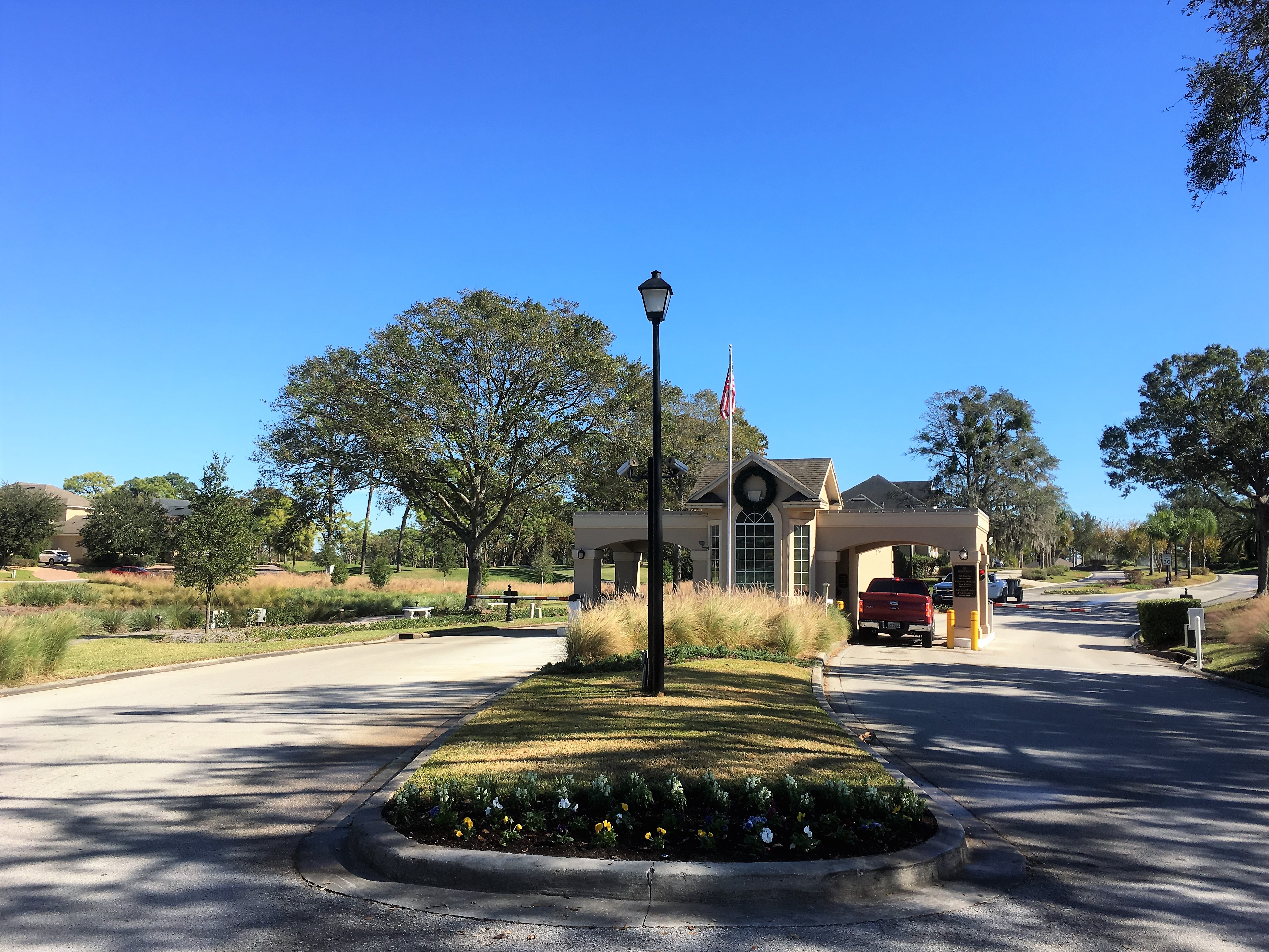 This site contains affiliate links from which we receive a compensation (like amazon for example). Hiddens Hills Country Club Homes For Sale Jacksonville FL